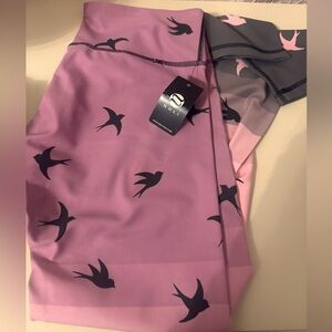 New with tags 
-medium Noli Yoga leggings